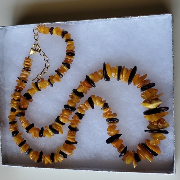 Baltic Amber Gemstones Necklace - Picture 2 of 2